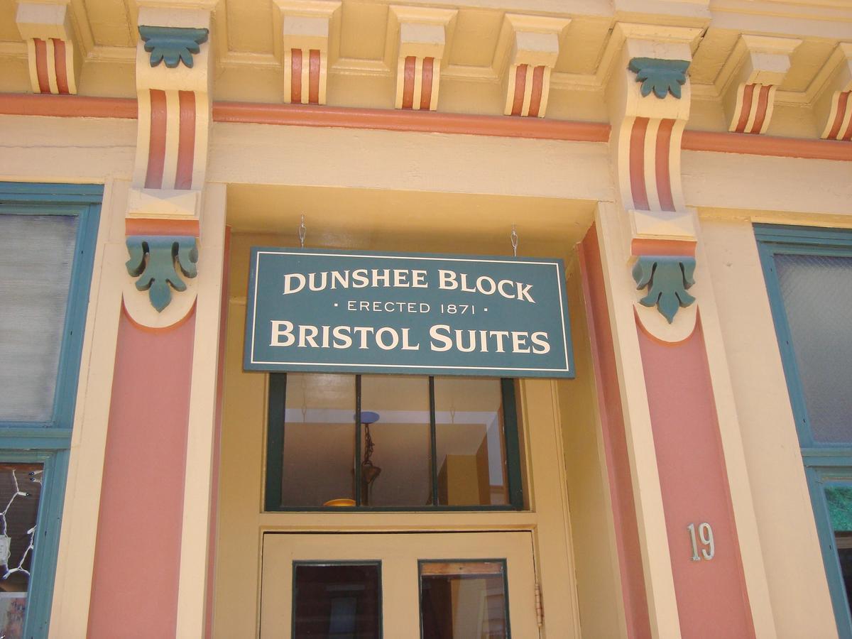 Bristol Suites Luaran gambar
